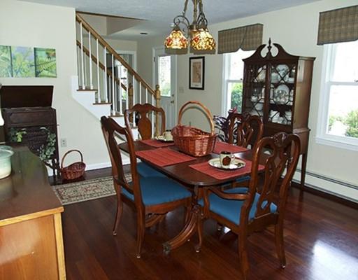 8 Lakeview Cir, Sutton, MA 01590 photo 4