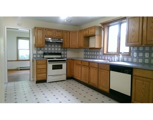 8 Gordon St, Worcester, MA 01604 photo 4