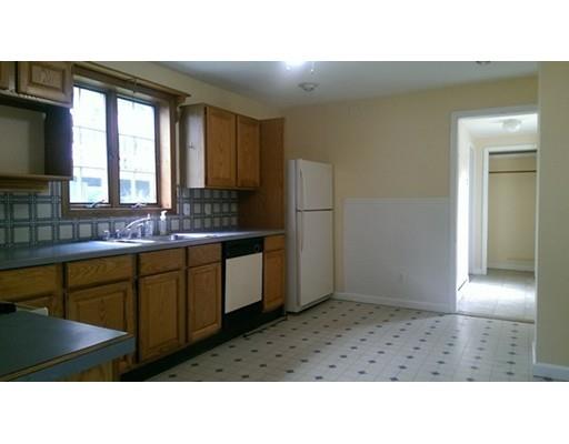 8 Gordon St, Worcester, MA 01604 photo 5