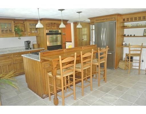348 North St, Medfield, MA 02052 photo 6
