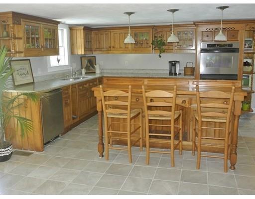 348 North St, Medfield, MA 02052 photo 4
