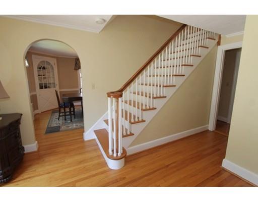 686 Salisbury St, Worcester, MA 01609 photo 9