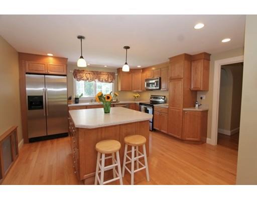 686 Salisbury St, Worcester, MA 01609 photo 4