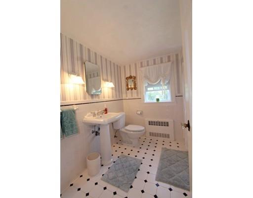 686 Salisbury St, Worcester, MA 01609 photo 15