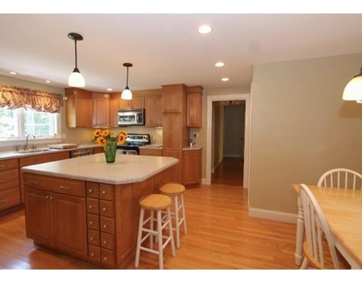 686 Salisbury St, Worcester, MA 01609 photo 5