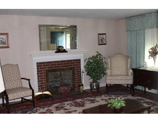 11 Edgemont Ave, Reading, MA 01867 photo 4