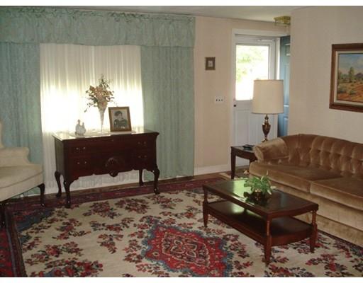 11 Edgemont Ave, Reading, MA 01867 photo 5