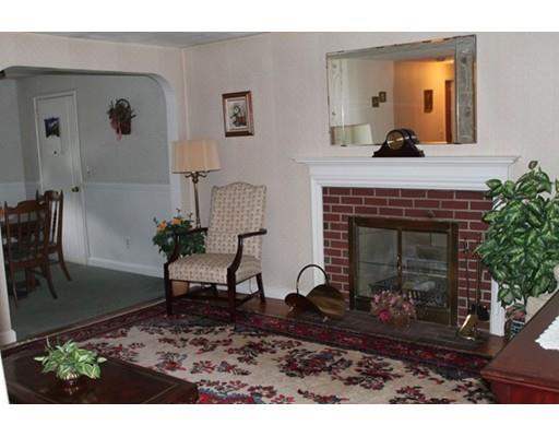 11 Edgemont Ave, Reading, MA 01867 photo 3