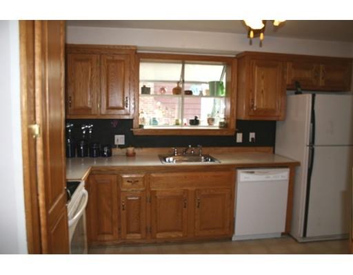 75 Spruce St, Framingham, MA 01701 photo 2