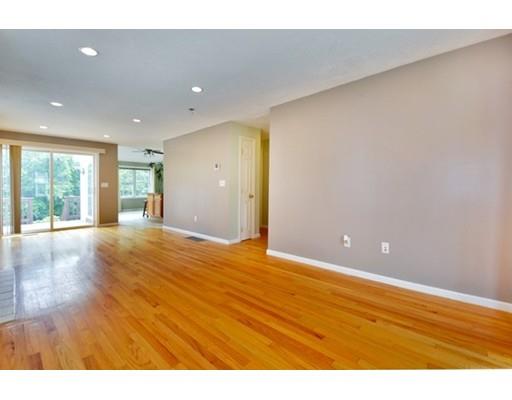 38 Nutmeg Dr, Worcester, MA 01603 photo 9