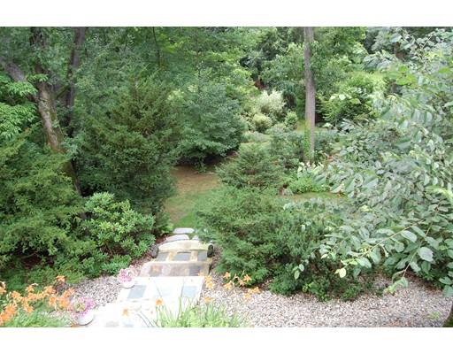 184 Pondview Dr, Springfield, MA 01118 photo 3