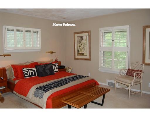 184 Pondview Dr, Springfield, MA 01118 photo 17