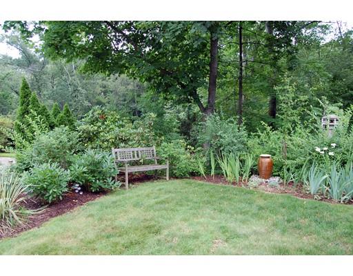 184 Pondview Dr, Springfield, MA 01118 photo 5
