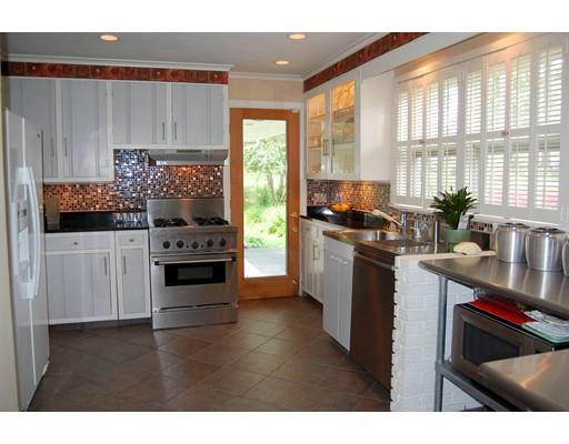 184 Pondview Dr, Springfield, MA 01118 photo 13