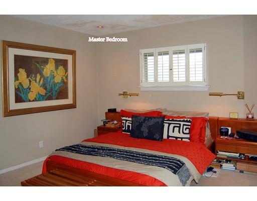 184 Pondview Dr, Springfield, MA 01118 photo 16