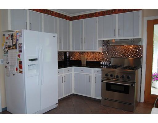 184 Pondview Dr, Springfield, MA 01118 photo 15