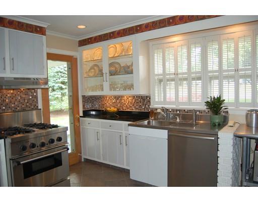 184 Pondview Dr, Springfield, MA 01118 photo 14