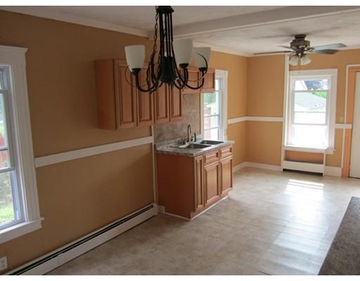 39 Baltimore Ave, Chicopee, MA 01020 photo 4