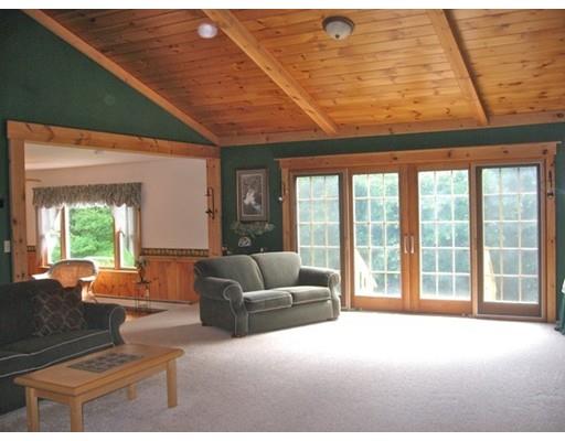 83 Maple St, Douglas, MA 01516 photo 11