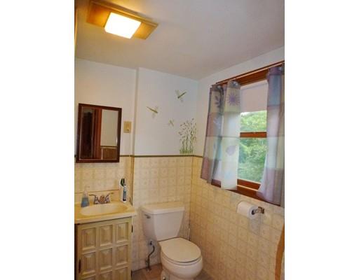 34 Exeter St, West Springfield, MA 01089 photo 16