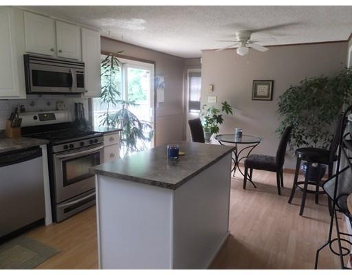 21 Ramblewood Dr, Springfield, MA 01118 photo 11