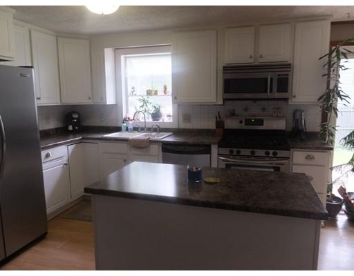 21 Ramblewood Dr, Springfield, MA 01118 photo 8