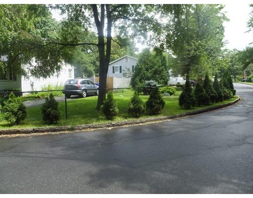 21 Ramblewood Dr, Springfield, MA 01118 photo 6