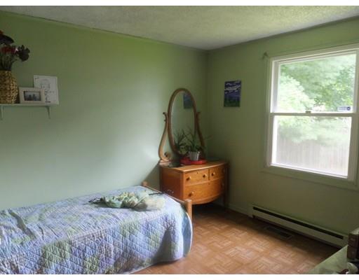 21 Ramblewood Dr, Springfield, MA 01118 photo 17