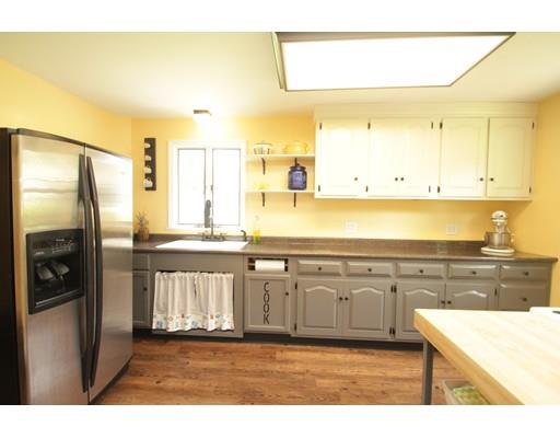 50 Rollins St, Springfield, MA 01109 photo 2