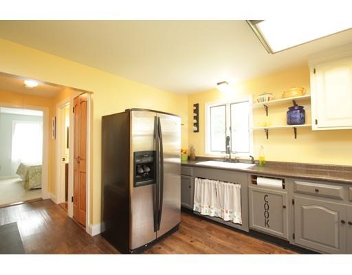 50 Rollins St, Springfield, MA 01109 photo 4