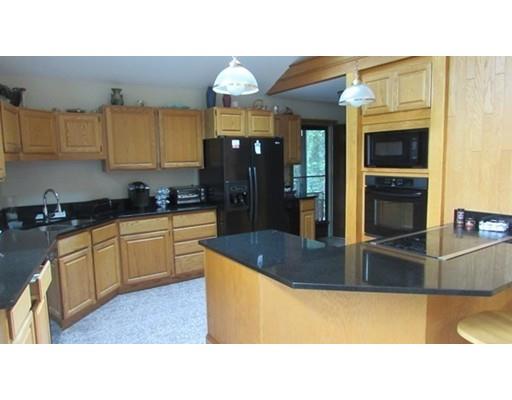 371 Lake Ave, Fall River, MA 02721 photo 2