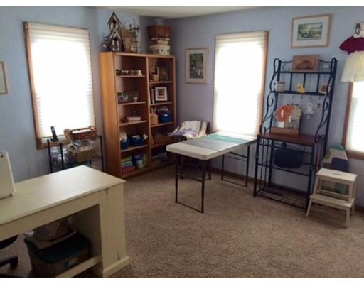 25 Scott Ave, Chicopee, MA 01013 photo 6