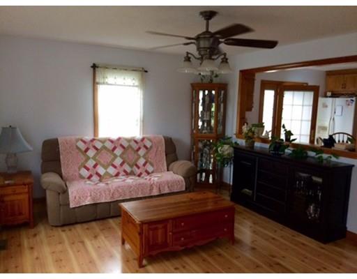 25 Scott Ave, Chicopee, MA 01013 photo 2