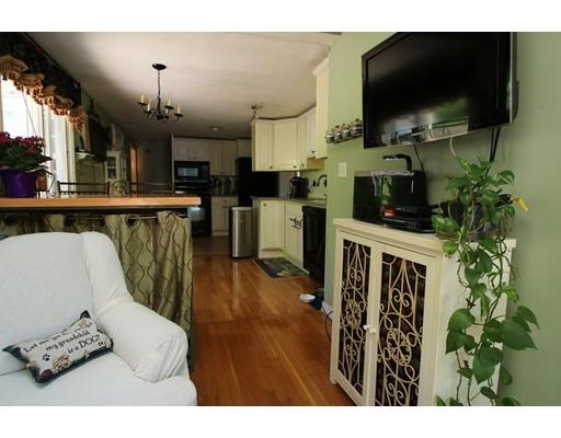 22 Joseph St, Saugus, MA 01906 photo 9