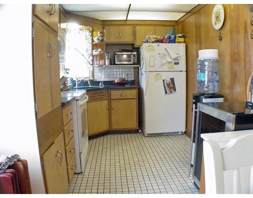 76 Hemlock St, Fall River, MA 02720 photo 9