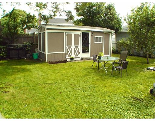 76 Hemlock St, Fall River, MA 02720 photo 4