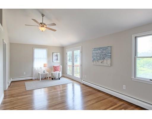 22 Hartz St, Gloucester, MA 01930 photo 17