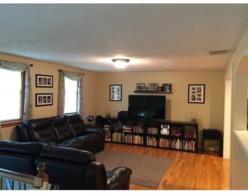 29 Gavin Cir, Reading, MA 01867 photo 4