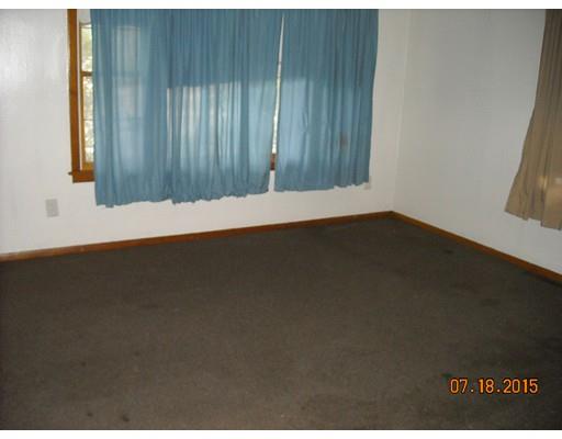 77 Meadow St, Chicopee, MA 01013 photo 9