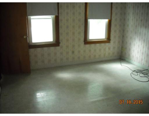 77 Meadow St, Chicopee, MA 01013 photo 11