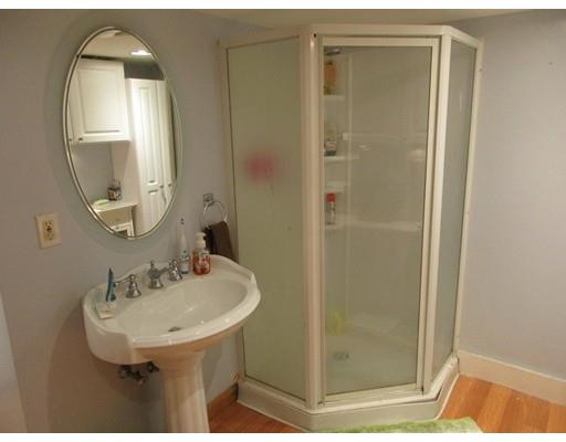 8 Lanark St, Worcester, MA 01603 photo 10
