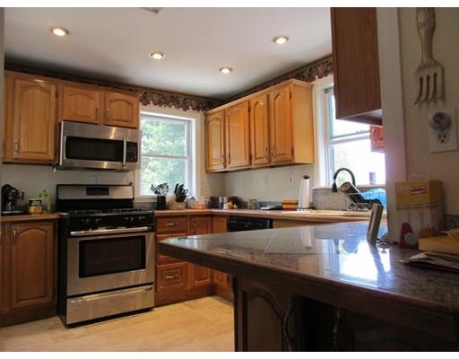 8 Lanark St, Worcester, MA 01603 photo 3