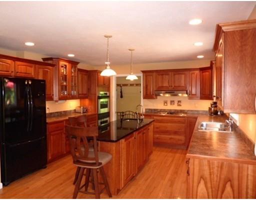 4 Jamie Rd, Dunstable, MA 01827 photo 3