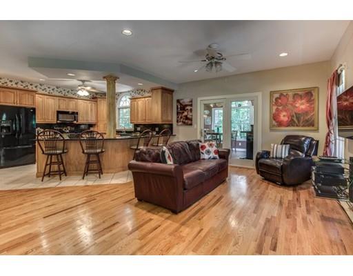 12 Ogunquit Rd, Wilmington, MA 01887 photo 4
