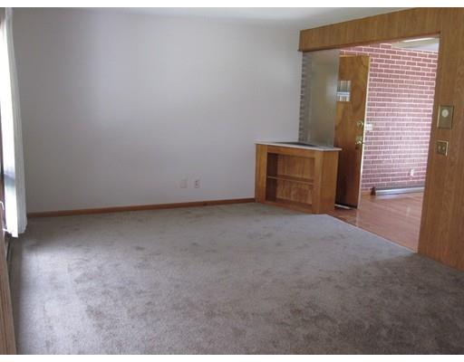 81 Stedman St, Chicopee, MA 01013 photo 4