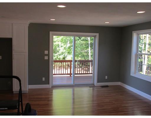 7 Spring Ln, Stoneham, MA 02180 photo 4