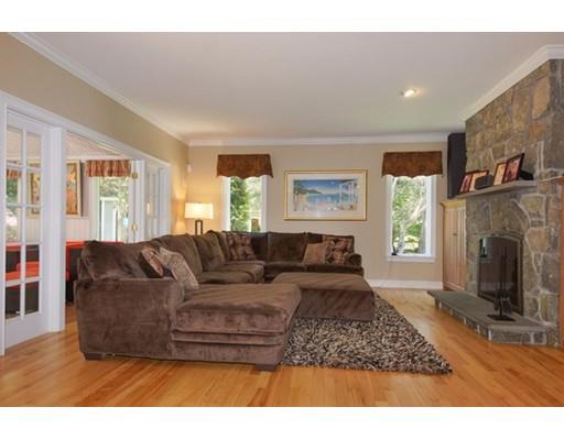 14 Dean St, Millis, MA 02054 photo 9