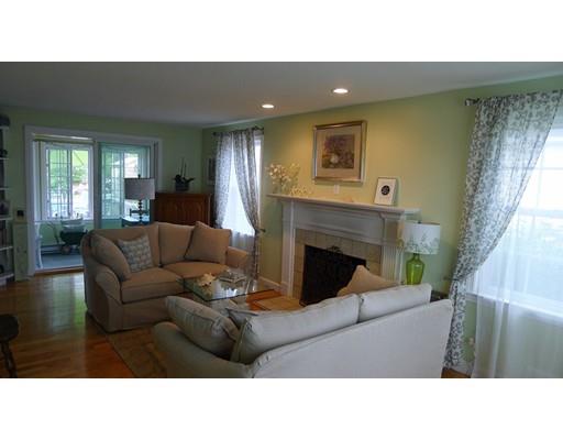 40 Wayside St, Springfield, MA 01118 photo 9
