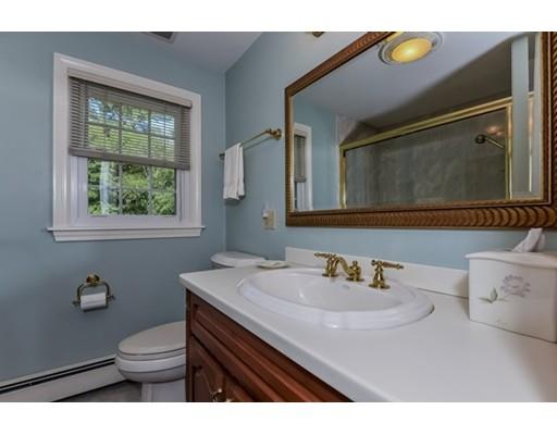 4 Brooks Cir, Beverly, MA 01915 photo 17