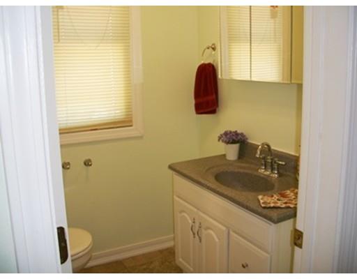 89 Shamrock St, Springfield, MA 01108 photo 6